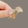 Elegant Pearl Ginkgo Leaf Anti-glare Brooch Feminine Suit Corsage Accessory High-end and Light Luxury Coat Pin