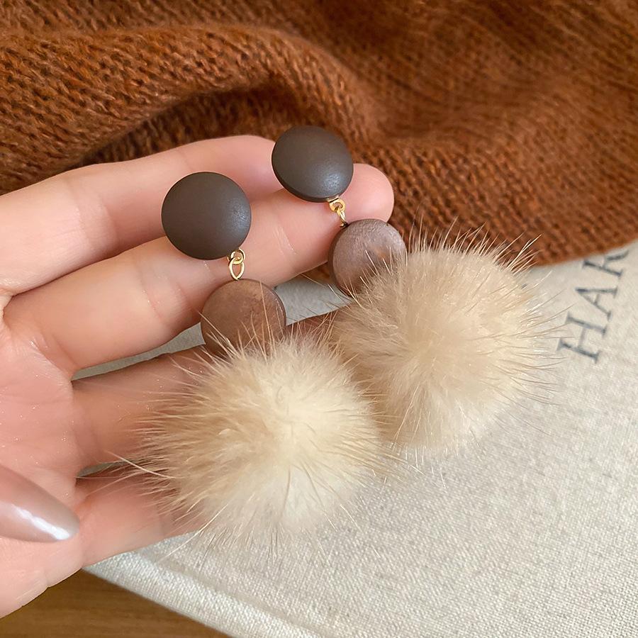 Silver needle oval wood hairball stud earrings literary retro autumn and winter temperament earrings earrings