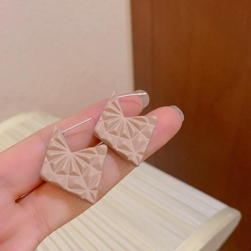 Maillard coffee color oval earrings niche simple versatile stud earrings fashion temperament high sense earrings women
