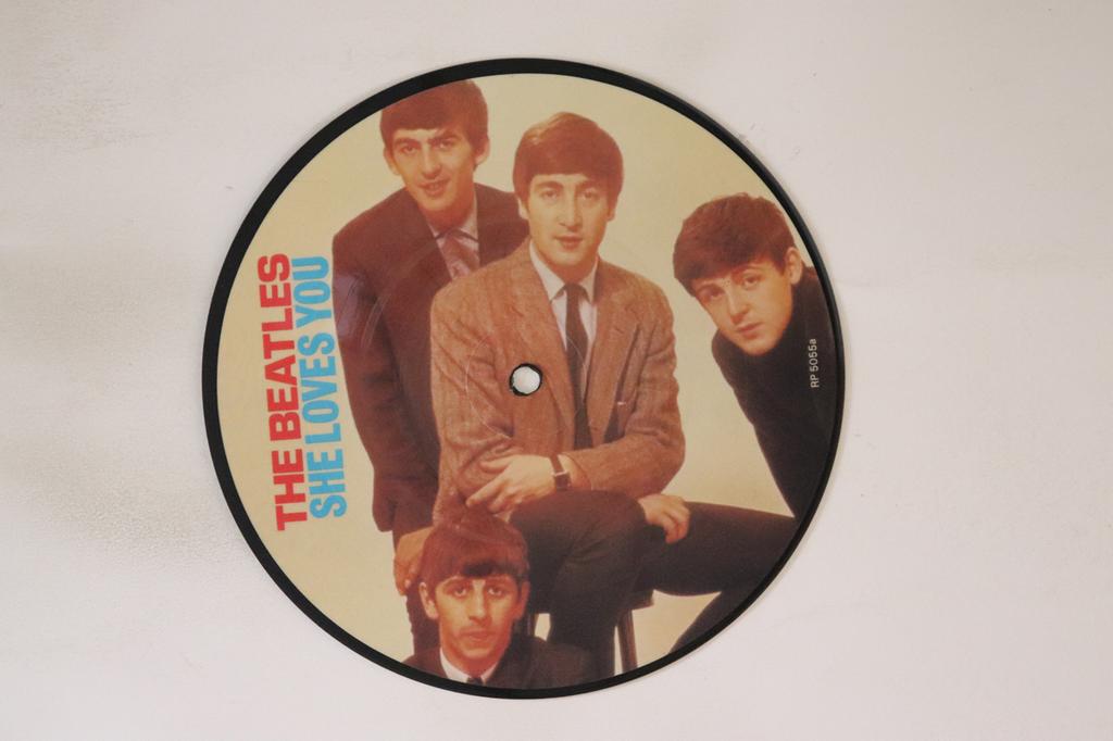 7inch Record BEATLES - She Loves You / I'll Get You RP5055 EMI 1983 UK Rock Used