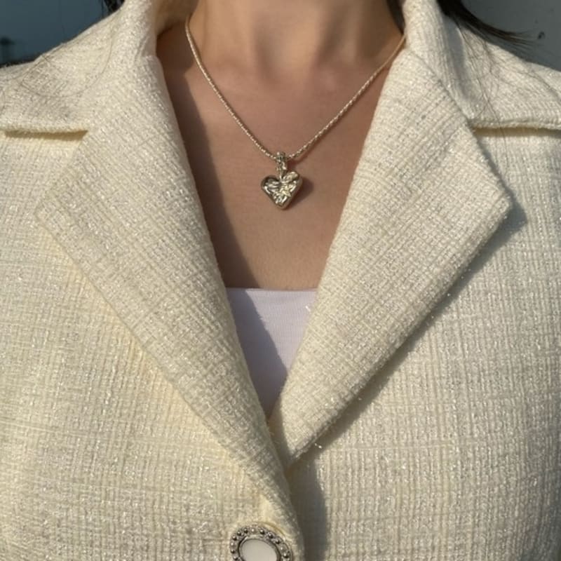 Moodydoo Scratched heart necklace