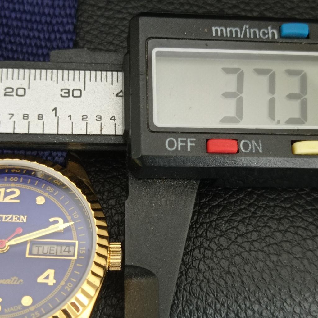 VINTAGE REFURBISHED CITIZEN AUTOMATIC 8200 JAPAN MENS BLUE DIAL WATCH a445351-1