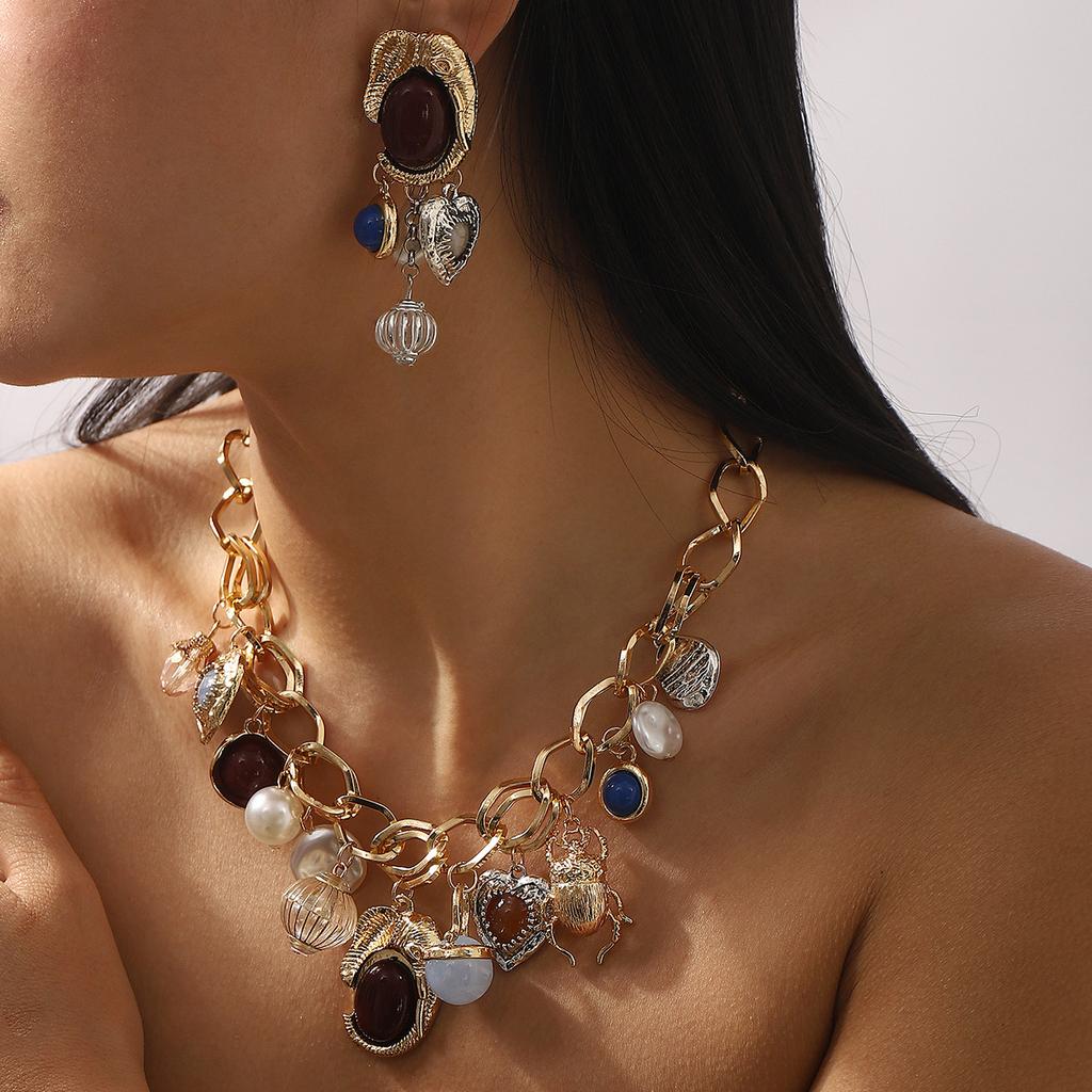 Autumn and Winter Retro High-end Imitation Pearl Gemstone Pendant Earrings, Creative Versatile Earrings