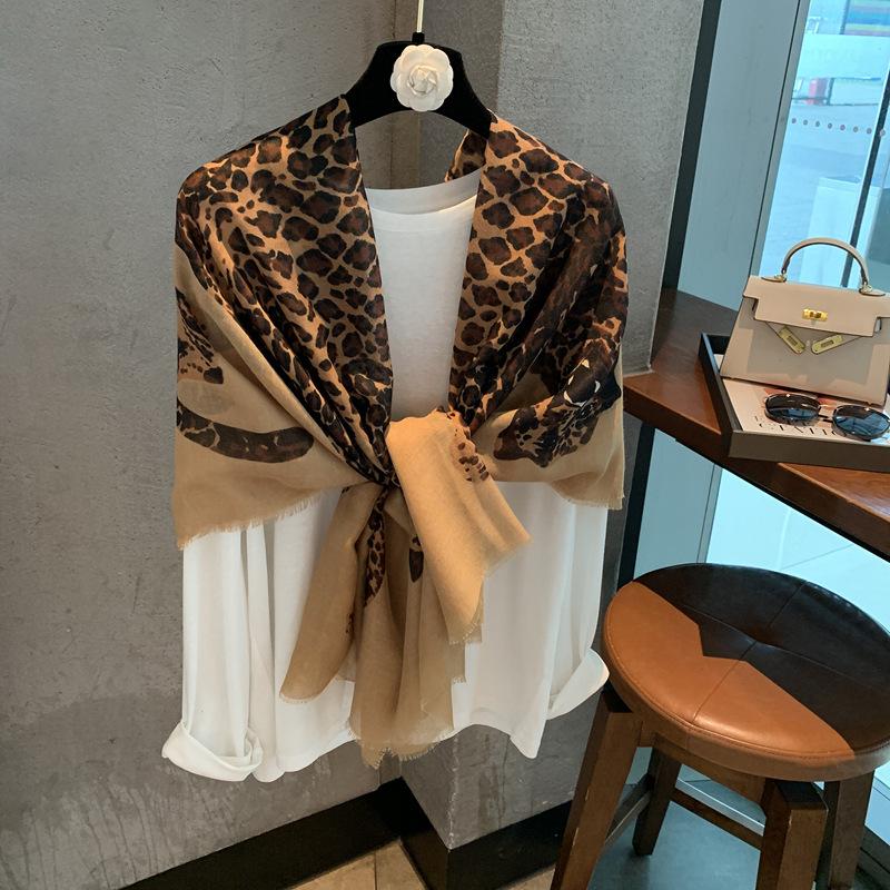 American Retro Leopard Shawl Women'S Spring And Autumn Old Money Style Light Luxury Fashion Temperament Scarf High-End Leopard Print Silk Scarf