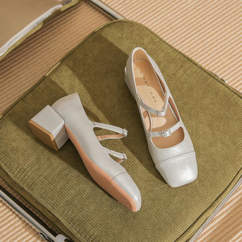 53305 [sheepskin] high heels women's thick heel 2025 new one-word belt Mary Jane shoes square head splicing sheet
