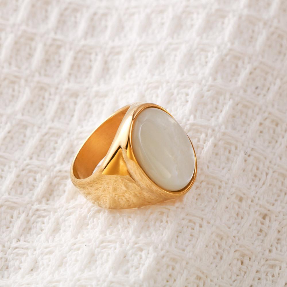 2026 European and American Popular Simple Ring, Round Fashion Temperament Shell Ring Female Versatile