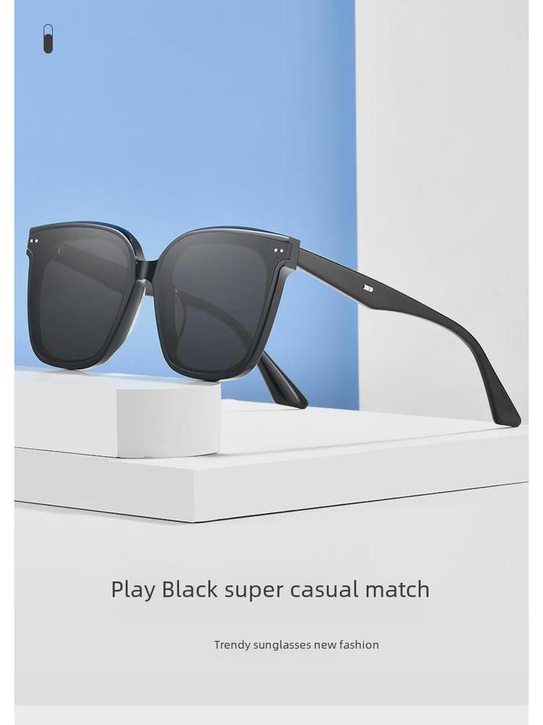 LOCEL Trendy UV Protection Square Sunglasses for Men and Women