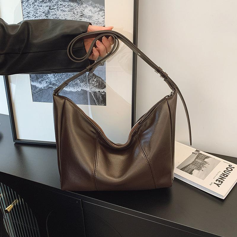 Fashion Single Shoulder Armpit Bag Women's New Casual Bag Versatile Messenger Bag