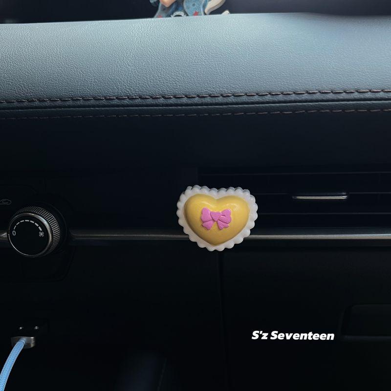 

Hello Kitty Cat Car Air Freshener Diffuser Stone Car Vent Clip Decoration Ornament New Car Gift heart shape Other notes