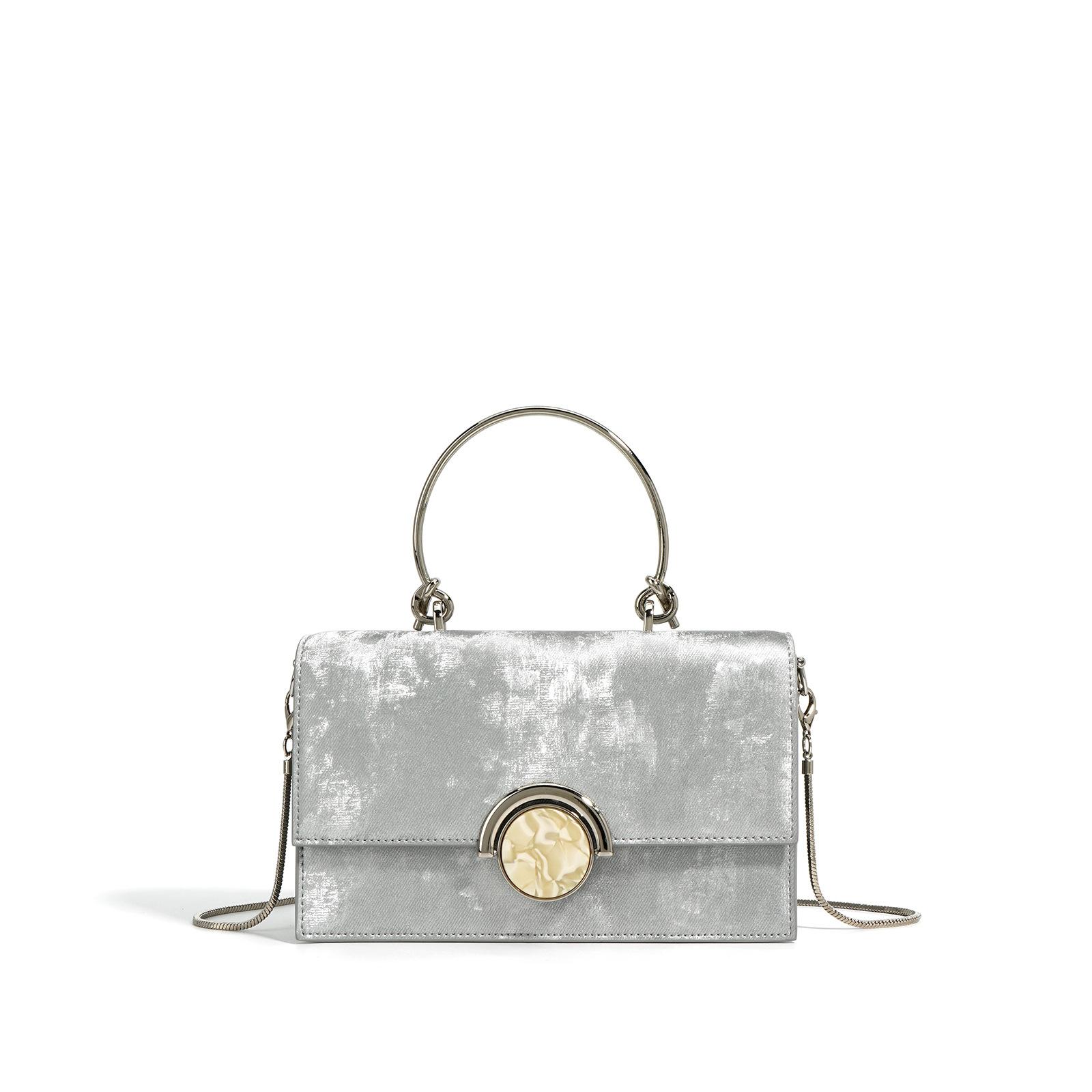 

Новая сумка из коровьей кожи, сумка на цепочке «рыбья кость», премиальная текстура, черная сумка-мессенджер, нишевый дизайн для женщин серебряный серый