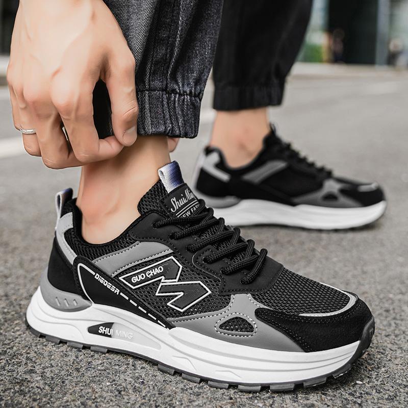 New Fashion Men 's Four Seasons Comfortable Thick Sole Shoes Students BoysTrending Soft Sole Breathable Casual Running Sneakers