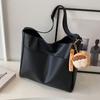 High End Niche Design Shoulder Bag for Women's New Commuter Tote Bag Fashionable and Versatile College Student Class Bag