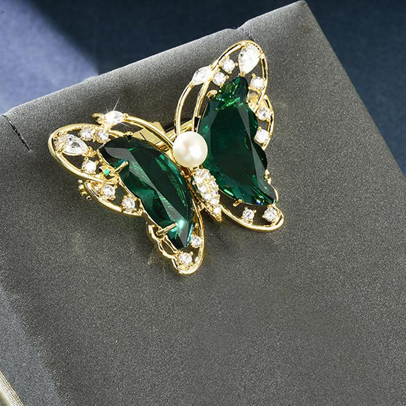 Trendy Fashion Luxury Brooch Women'S High-End Crystal Butterfly Corsage Clothes Accessories Coat Decoration Versatile Pin