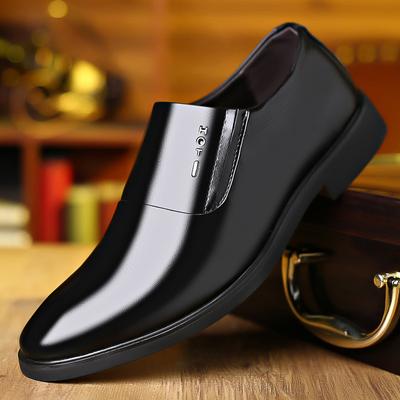 2024 Frühling und Herbst Neue Herren Formelle Lederschuhe Business Mode Einfache Lässige Arbeitsschuhe Leder Freizeitschuhe