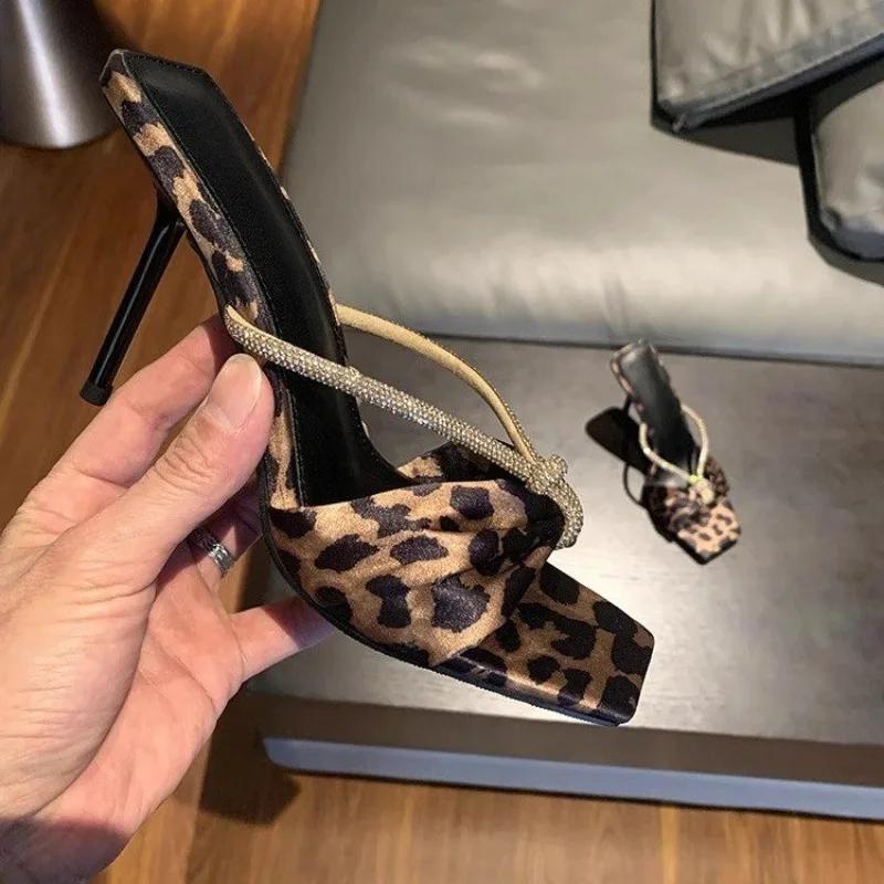 Nouvelles Chaussures Élégantes pour Femmes Nœud Papillon Imprimé Léopard Talons Hauts Pantoufles Pantoufles pour Femmes Chaussures Slingback de Fête de Banquet Zapatos Mujer