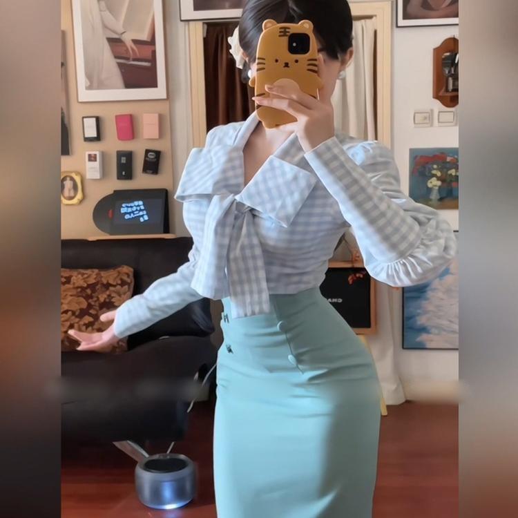 French retro plaid shirt women s spring and autumn 2025 fashion new sexy high waist hip skirt suit S