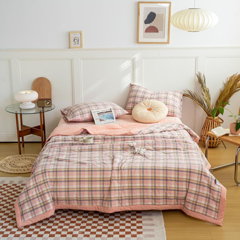 Light Luxury Simple Plaid Quilt Summer Lightweight Comforter Machine Washable Soft Comfortable Breathable Can Sleep Naked