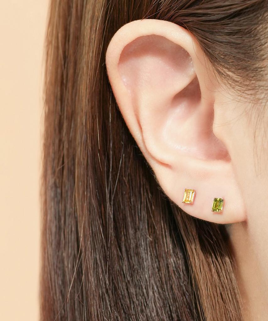 Minimalpiercing 14K Emerald-Cut Color Cubic Piercing Earrings