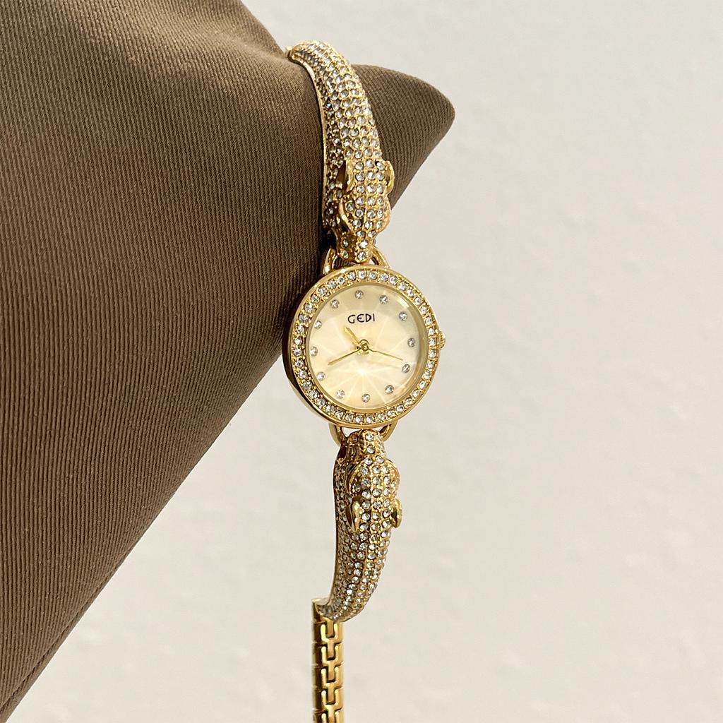 Retro Classic Luxury Watch for Women Diamond-Studded Bracelet Quartz Ladies Watch Dragon-Shaped Bracelet Ladies Wristwatch Gift