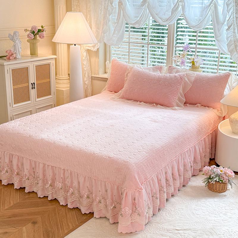 New Elegant Matte Milk Velvet French Lace Princess Style Bedspread Set
