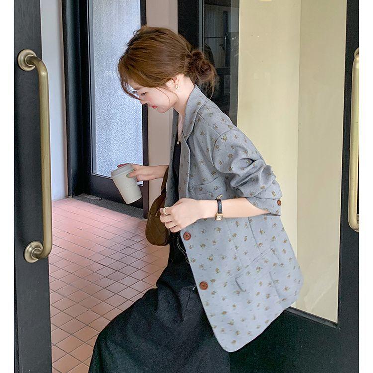 Chic Petite Grey Floral Blazer for Women, Ideal for Spring and Fall, Korean Style, Sophisticated Design