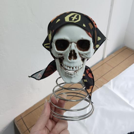 Pirate Skull Tree Topper Halloween Spooky Skeleton Treetop Ornament Resin Human Skull Decoration for Halloween Christmas Party Decor