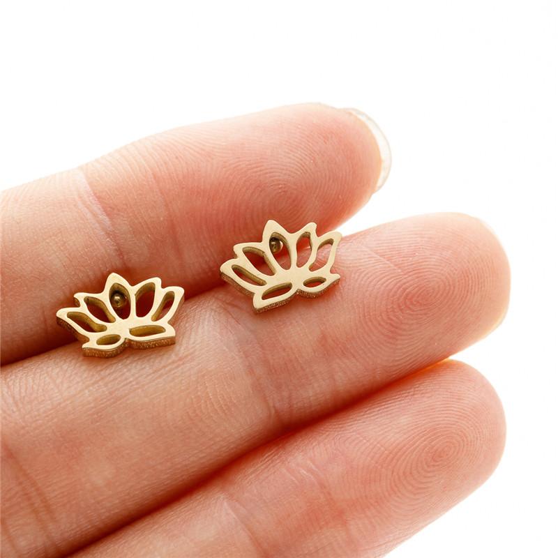 Stainless Steel Mini Stud Earrings Women Hedgehog Horse Rabbit Kitty Earings for Girls Vintage Tree of Life Ear Studs