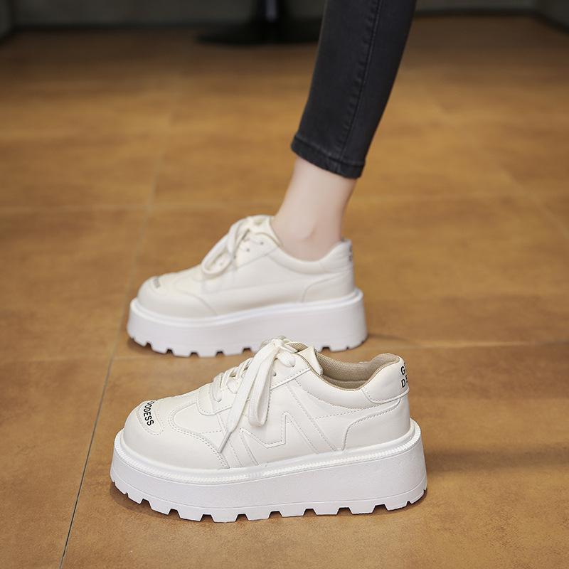 Thick-soled heightening little white shoes for women, small super fire soft leather muffin shoes 2025 new spring and autumn student fashion board shoe