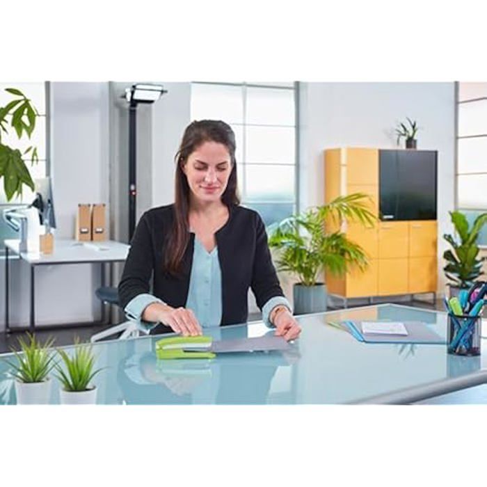 Agrafeuse de bureau - novus - e 25 - capacité 25 feuilles - couleur verte - profondeur 53 mm