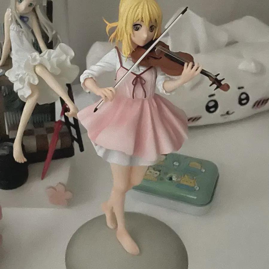 

April Is Your Lie Kaori Figure