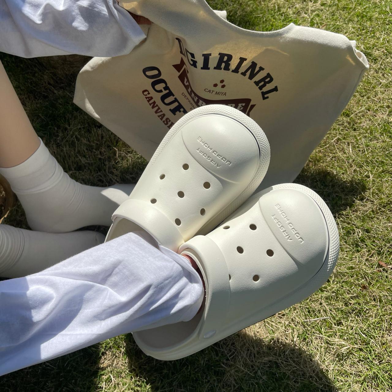 Туфли на плоской подошве женские Baotou домашние тапочки на толстой подошве женские 2024 новые хиты продаж римские резиновые туфли женские тапочки 35 белый 2898₽