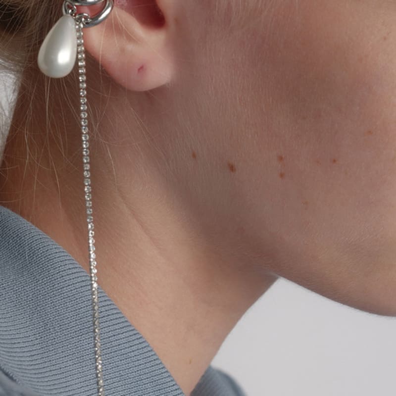 MONDAY EDITION Teardrop Pearl Crystalline Ear Cuff(Set)