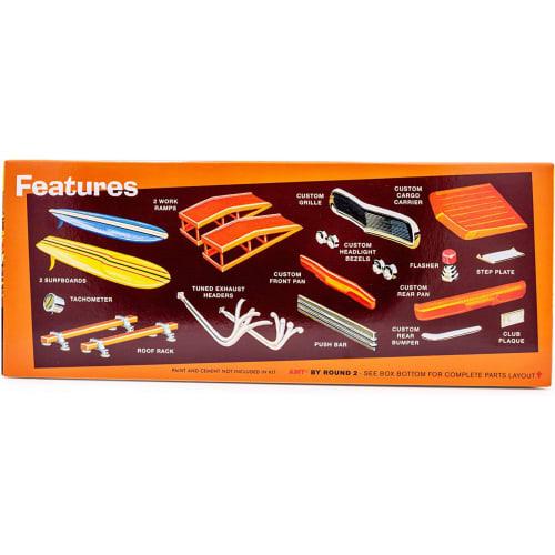 AMT 1/25 Scale 1965 Chevy Chevelle Surf Wagon Plastic Model Kit (AMT1131)