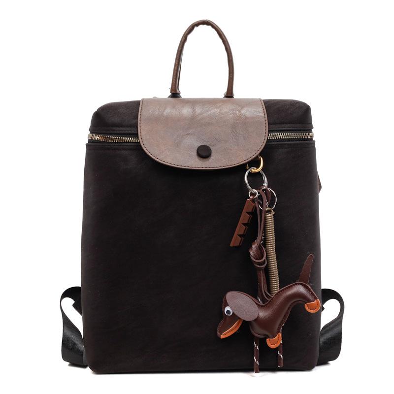 Eine High-End-Handtasche und ein modischer Rucksack mit einer Kombination aus Rucksack für den täglichen Weg