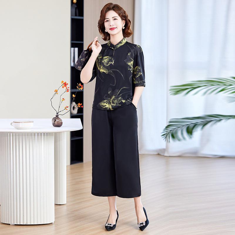 Mom's 2025 New Chiffon Suit: Chinese-Style Age-Reducing Two-Piece for Middle-Aged & Elderly Women