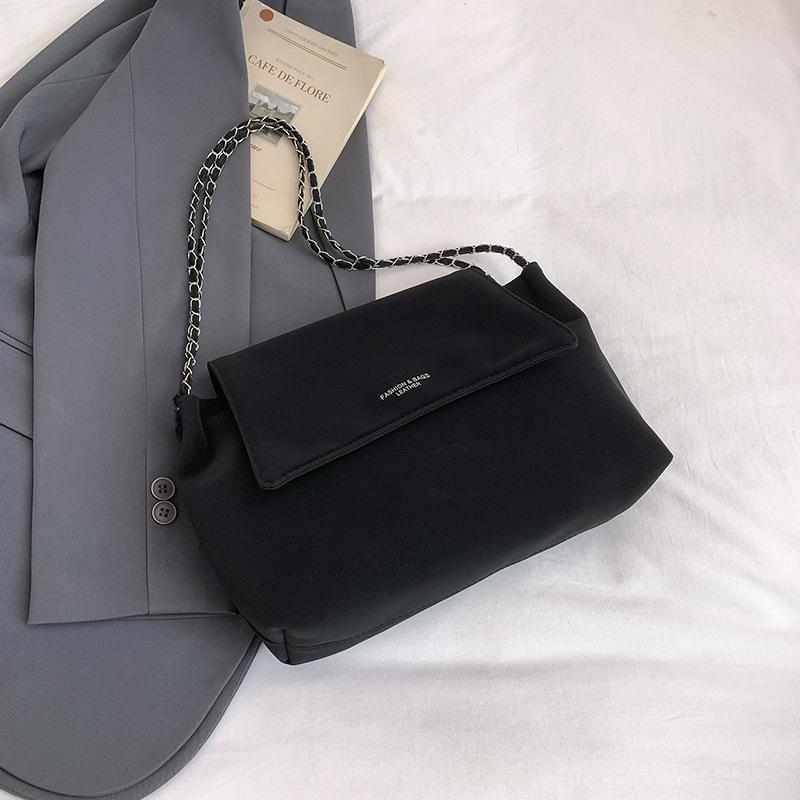 

New large-capacity new simple commuter chain shoulder bag women s autumn and winter new versatile new tote bag