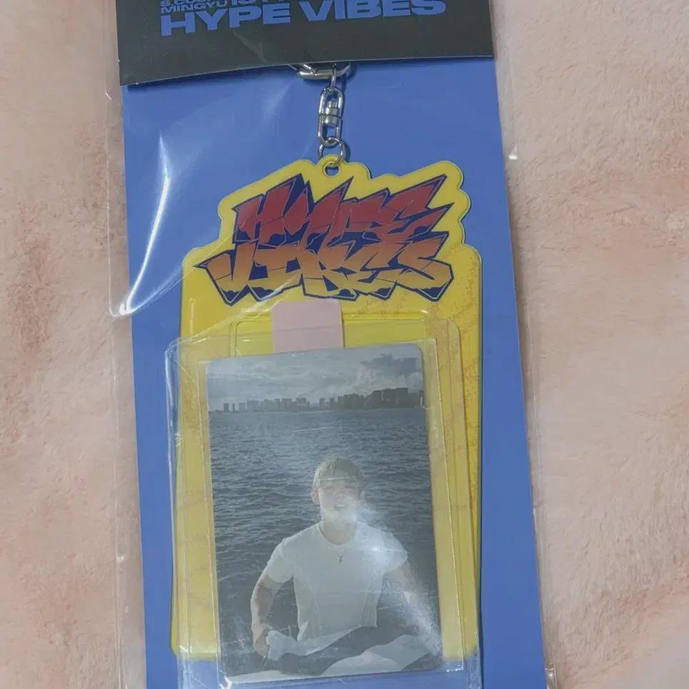 

Seventeen Cxm Withmuu Поп-ап Магазин Набор Держателей для Фотокарточек S.coups Мингю