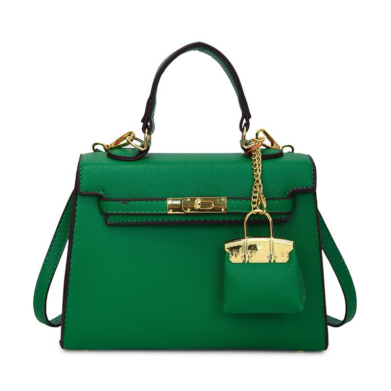 Simple Solid Color Women's Shoulder Bag, New Messenger Bag with Pendant, Women's High-end Handbag.