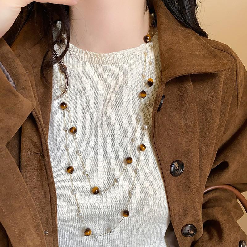 Retro Tiger Eye Stone Necklace - Versatile Maillard Style for Autumn & Winter Sweaters, High-End Luxury Accessory.