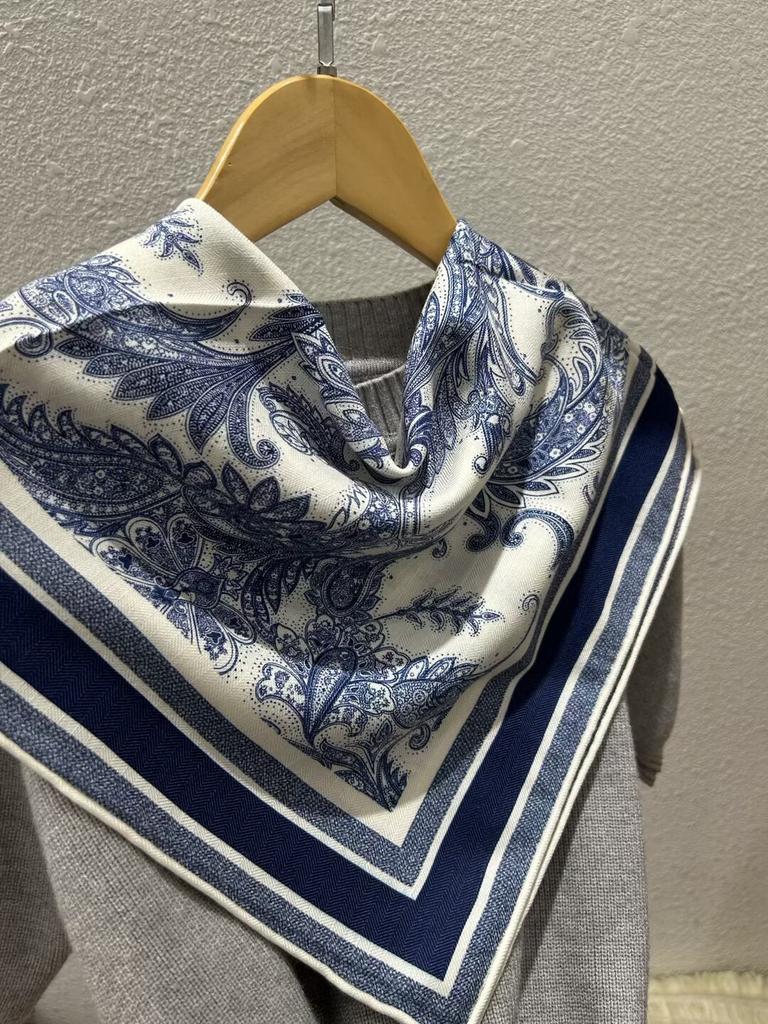 Double-Sided Silk Wool Scarf Women'S Autumn And Winter Silk Wool 70 Square Scarf Warm Dual-Purpose Women'S Versatile Temperament Air Conditioner Neck