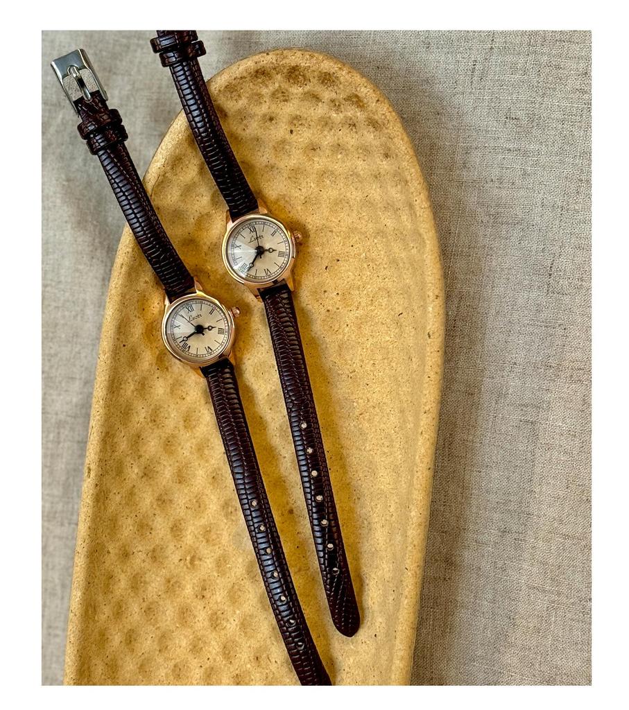 LSVTR Retro Ladies' Small Dial Leather Strap Waterproof Quartz Watch