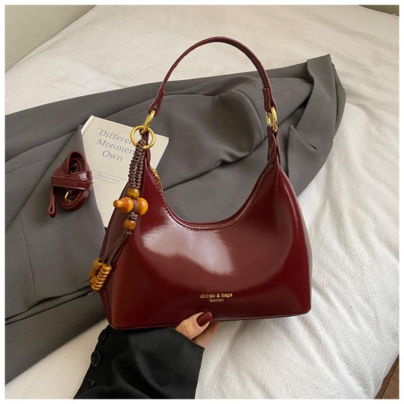 Fashionable Oil-wax Leather Hand-held Crescent-shaped Bag, A High-end Retro Niche Single-shoulder Crossbody Bag