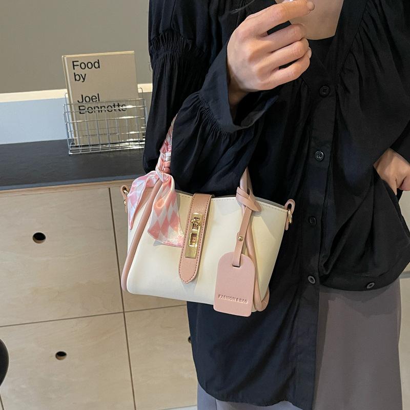 Small Texture and Fresh Bag Women's New Fashionable Portable Bucket Bag Contrasting Color Simple Shoulder Messenger Bag Tide