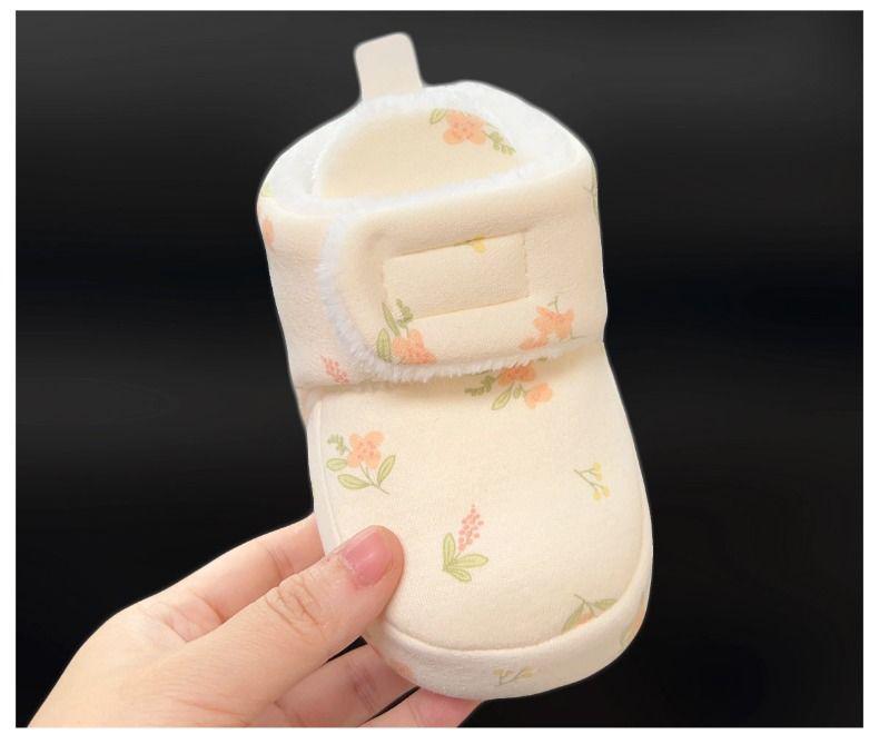 Winterliche, samtgefütterte Baby-Baumwollstiefel: Weiche Lauflernschuhe für Neugeborene und Kleinkinder, kuschelig und warm.
