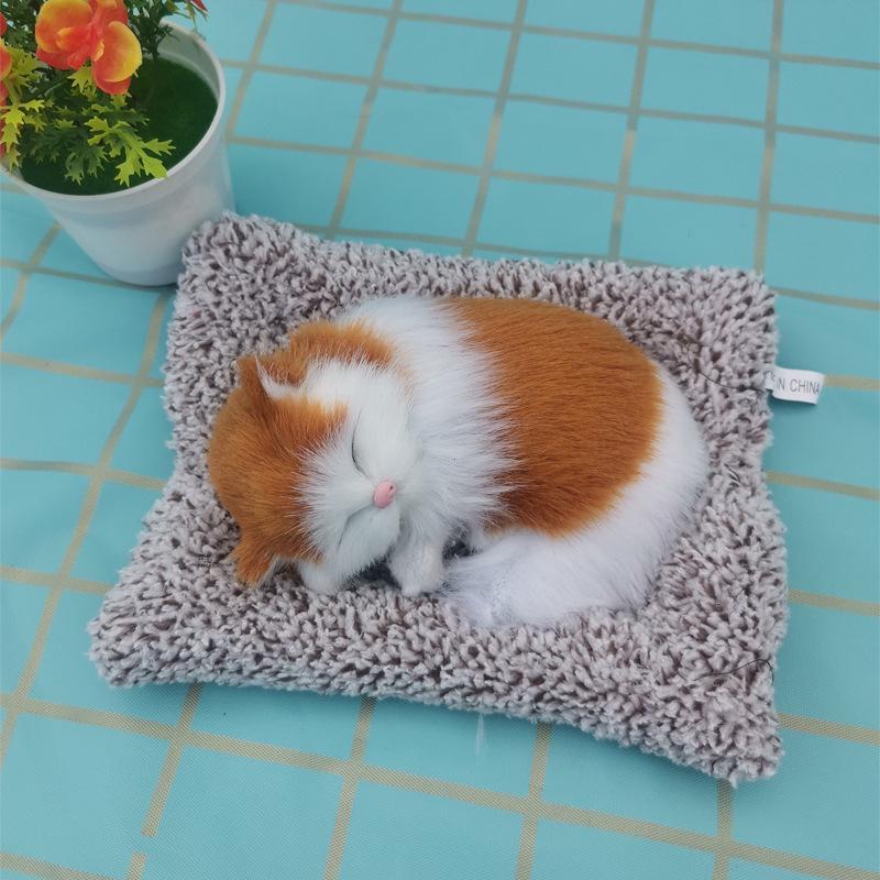 Simulovaná mňoukající kočka plyšová hračka s bambusovým uhlím sáček ozdoba pro děti