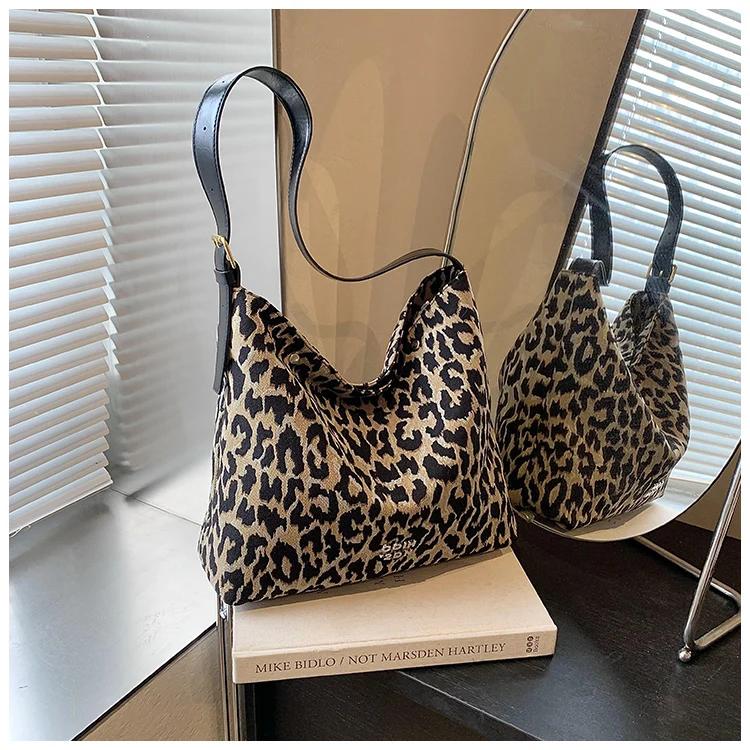 

New Pu Hasp Standard Leopard High Beauty Fashion Crossbody Bag Soft Versatile Commuter Bag For Women Premium Durable
