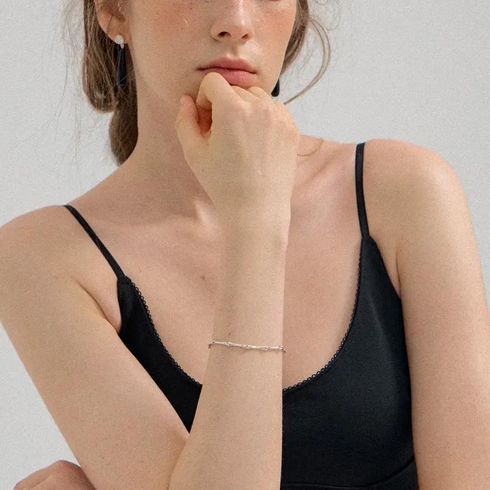 Curved Stick Chain Bracelet