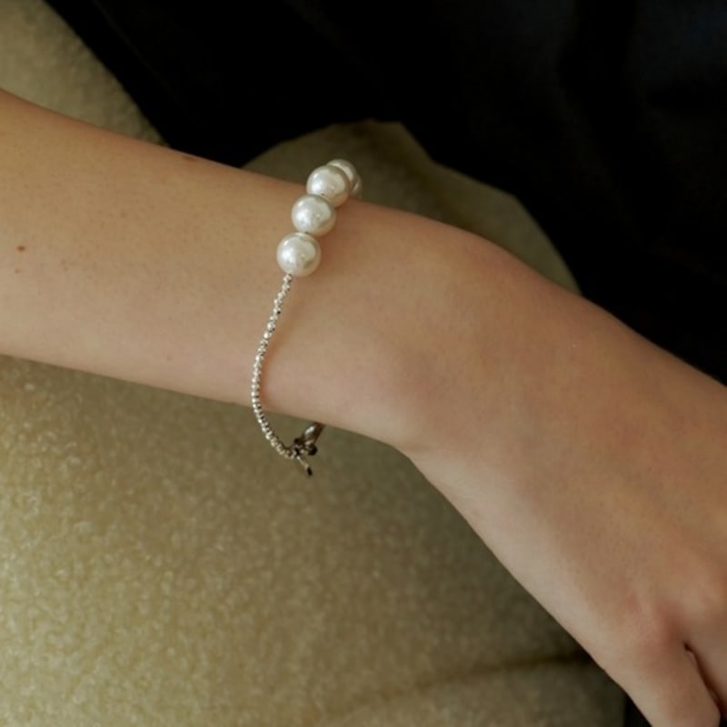 

LOVE ME MONSTER Twinkle Conch Bracelet IVORY
