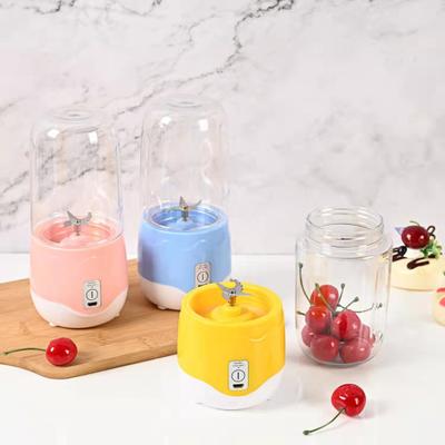 1800mAh 400ml Odšťavňovač Dobíjecí Přenosný Šejkr na Džusy Protiskluzový Koktejly Smoothies Ovocný Mixér