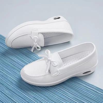 Atmungsaktive und ermüdungsfreie Krankenschwester-Schuhe Weiche Sohle absorbiert Schweiß und stinkt nicht Luftpolster am Fuß erhöht Rutschfeste medizinische Schuhe